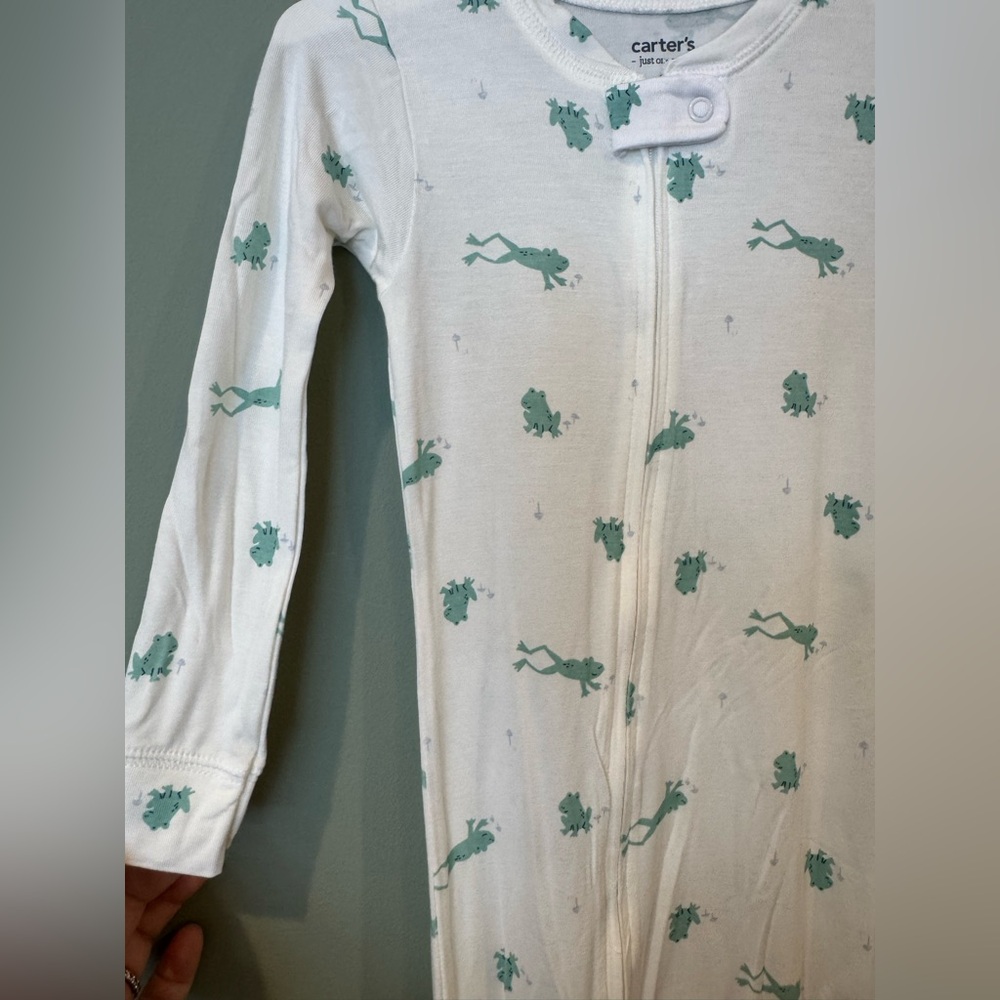 CARTERS comfy soft 2T froggy sleeper - Picture 4 of 9